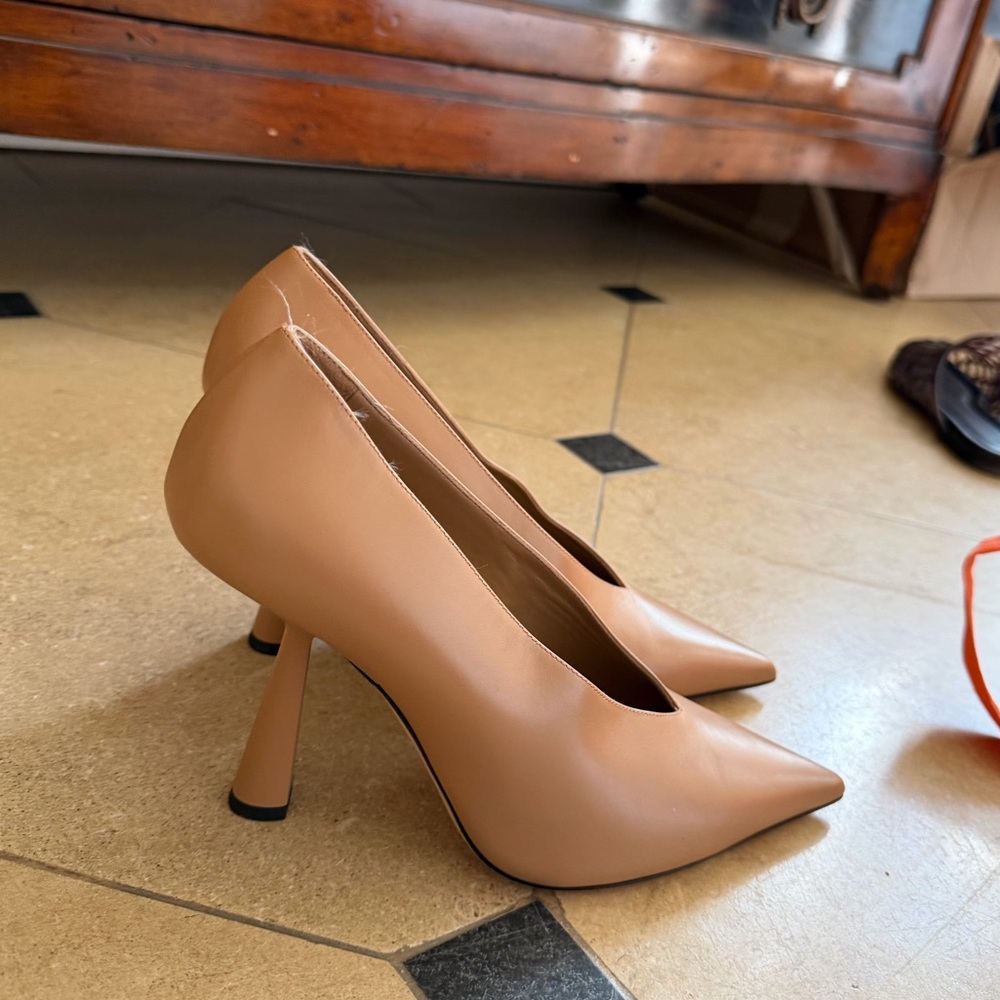 Authentic Jimmy Choo size 38 pumps